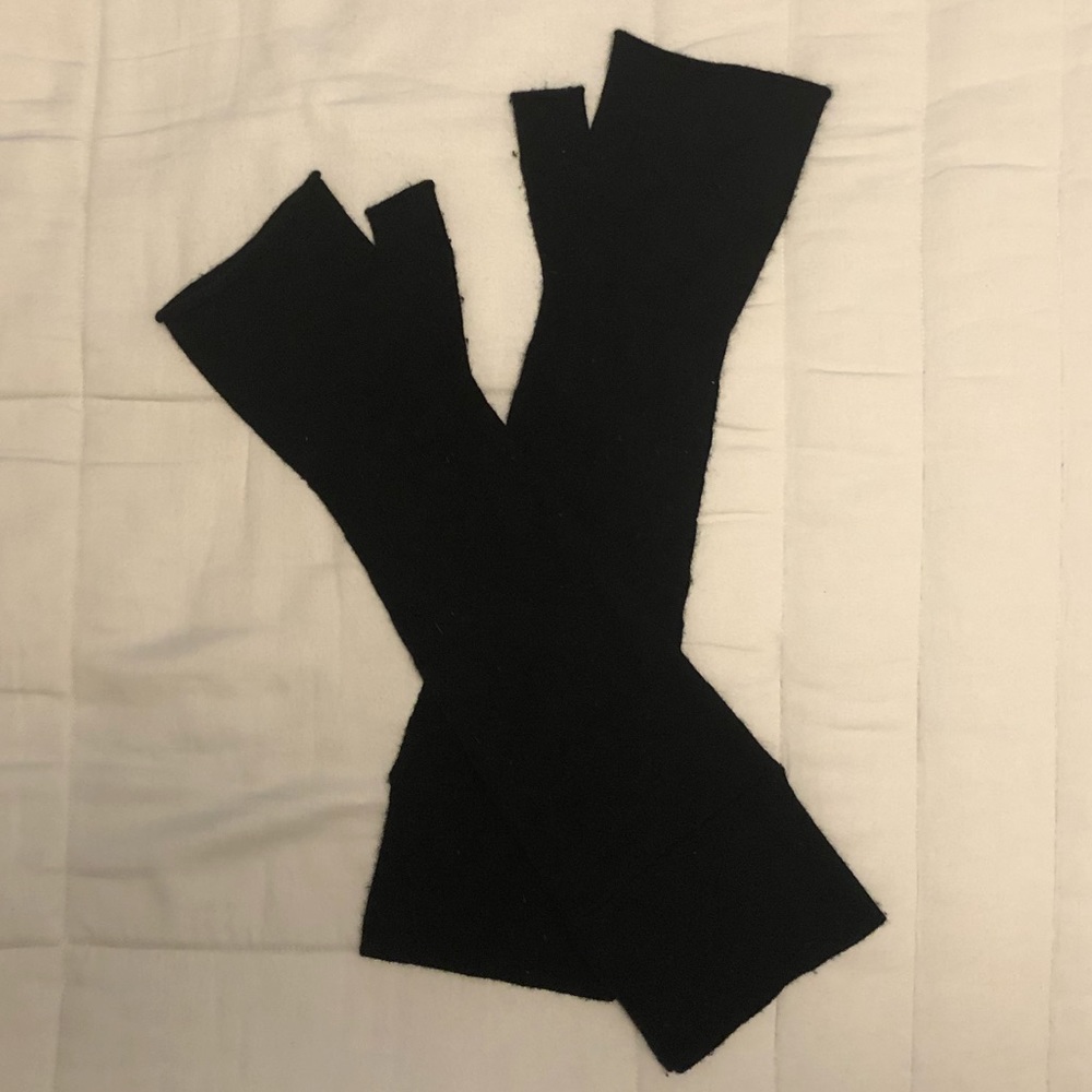 100% Cashmere tech gloves. Fingerless. Arm warmers